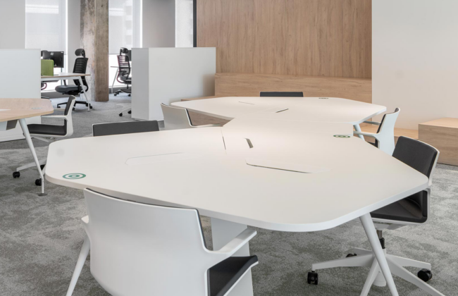 Tendencias oficinas 2023: mobiliario versátil que se adaptan a diferentes espacios