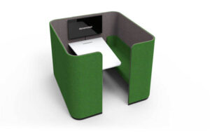 Cabina acústica verde individual con mesa blanca y pantalla