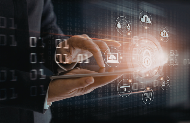 ¿Es mejor gestionar la ciberseguridad internamente en la empresa o externalizarla a expertos?
