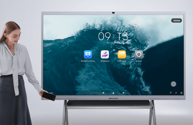 Monitores táctiles interactivos: la tecnología que está revolucionando la forma de trabajar de las pymes