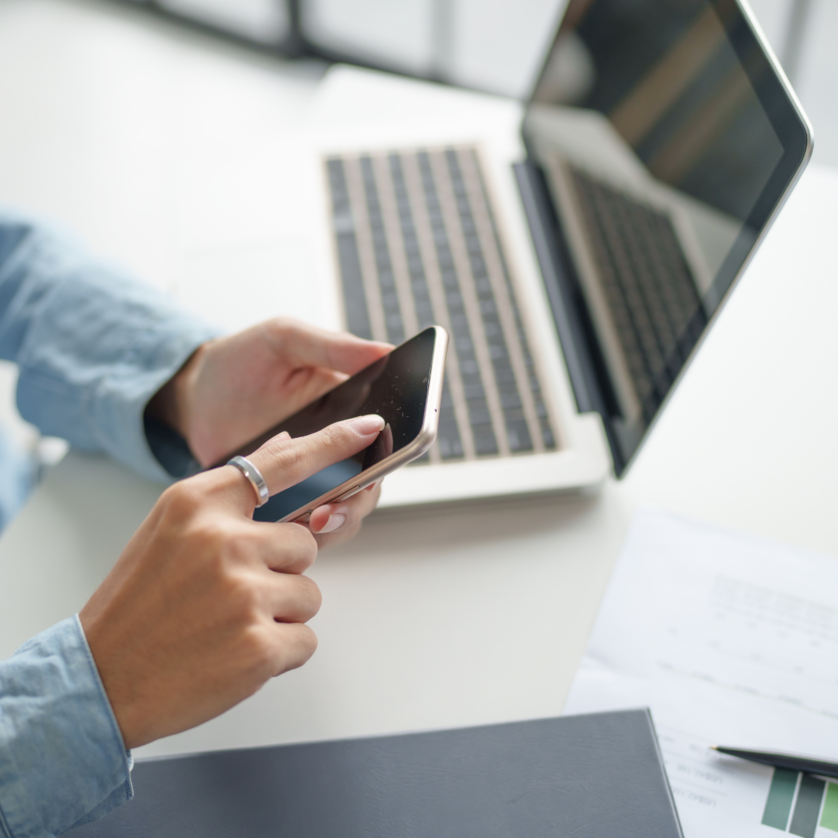 La AEPD sanciona con 80.000 € a una empresa por obligar a utilizar el móvil personal de sus trabajadores Logic Soluciones Software - Consultoría de Software | Home